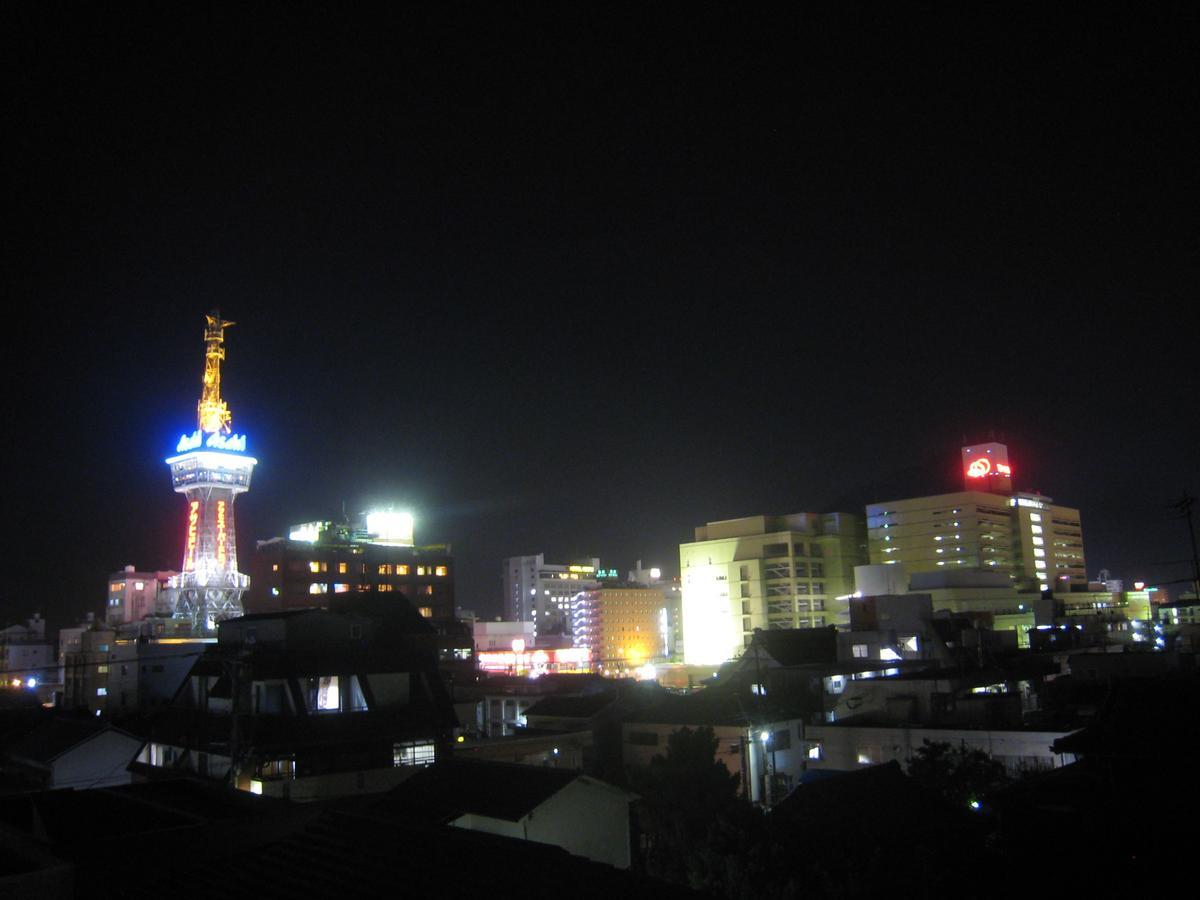 Onsenyado Hamayu Nagi Hostel Beppu Buitenkant foto